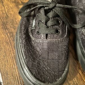 New Vans Off The Wall Black Lace Sneakers Women’s 7.5 & Men’s 6 Skateboarding